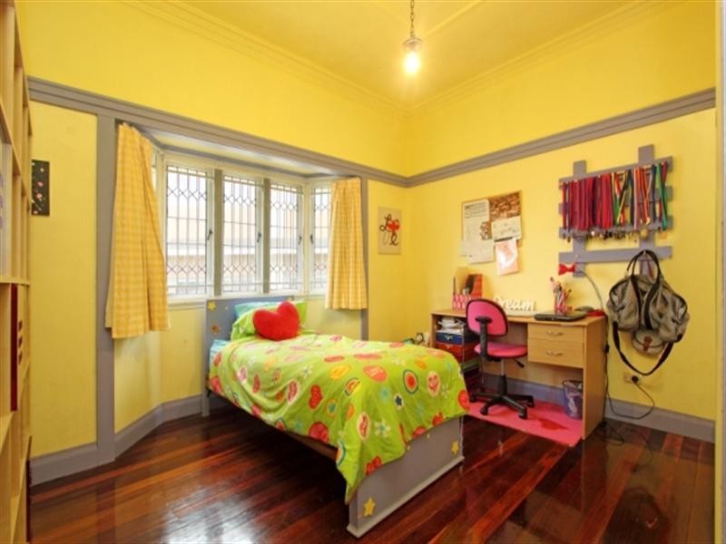 8 Bowd Parade, Wavell Heights QLD 4012