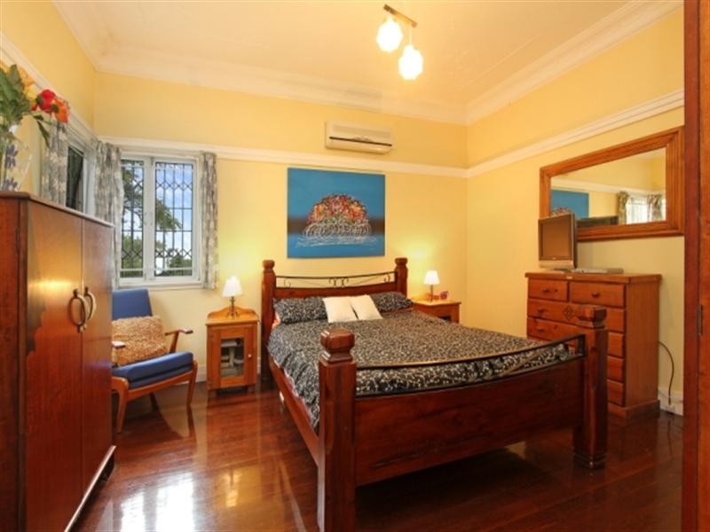 8 Bowd Parade, Wavell Heights QLD 4012