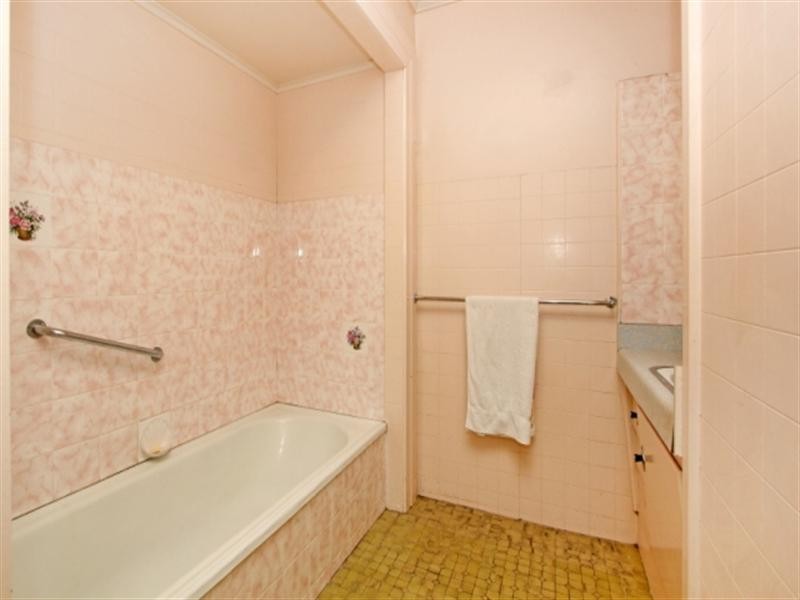 8 Bowd Parade, Wavell Heights QLD 4012