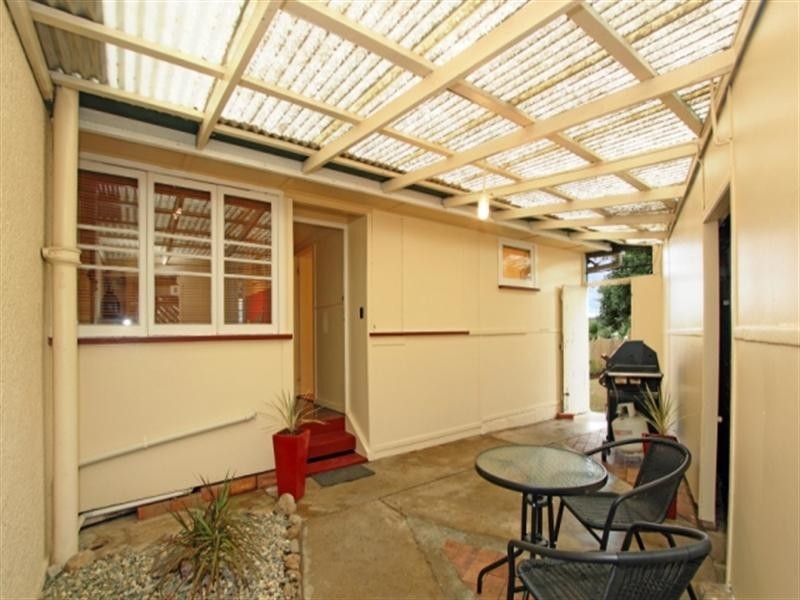 8 Bowd Parade, Wavell Heights QLD 4012
