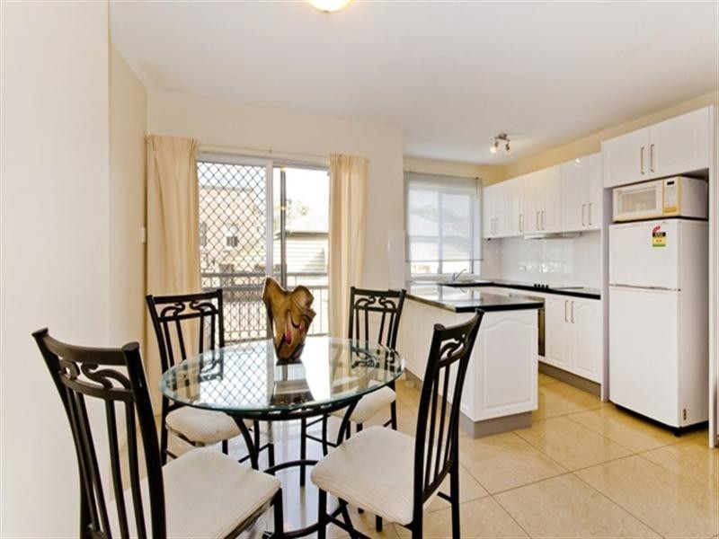 1/128 Racecourse Road, Ascot QLD 4007