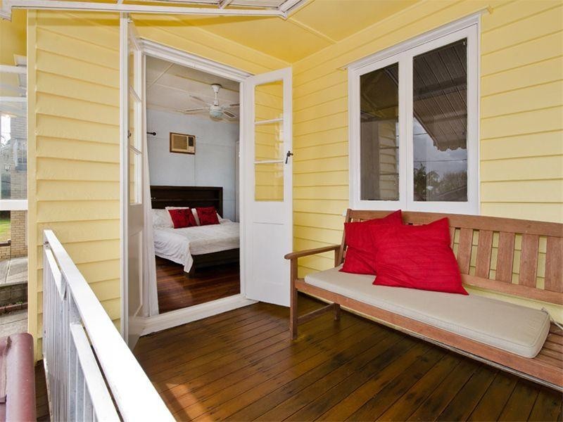 11 Wooloowin Avenue, Wooloowin QLD 4030