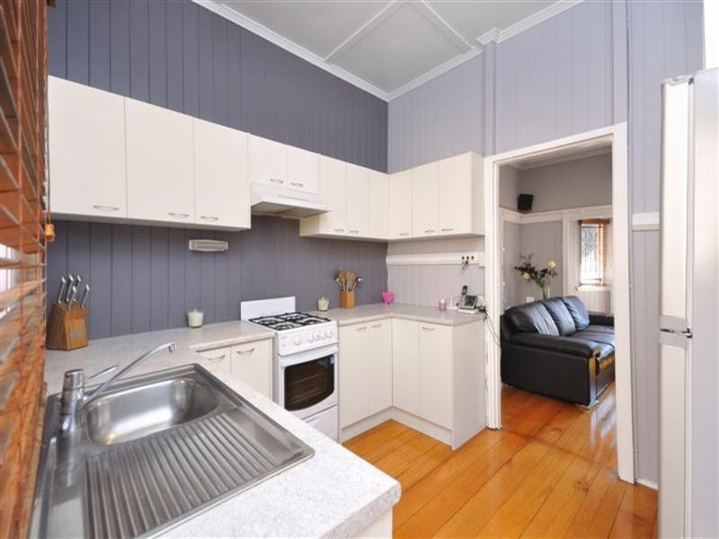 2/23 York Street, Hamilton QLD 4007