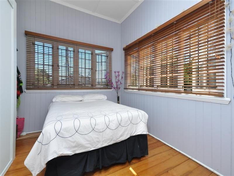 2/23 York Street, Hamilton QLD 4007