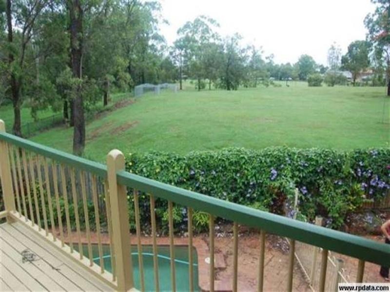 4 Colonial Court, Boondall QLD 4034