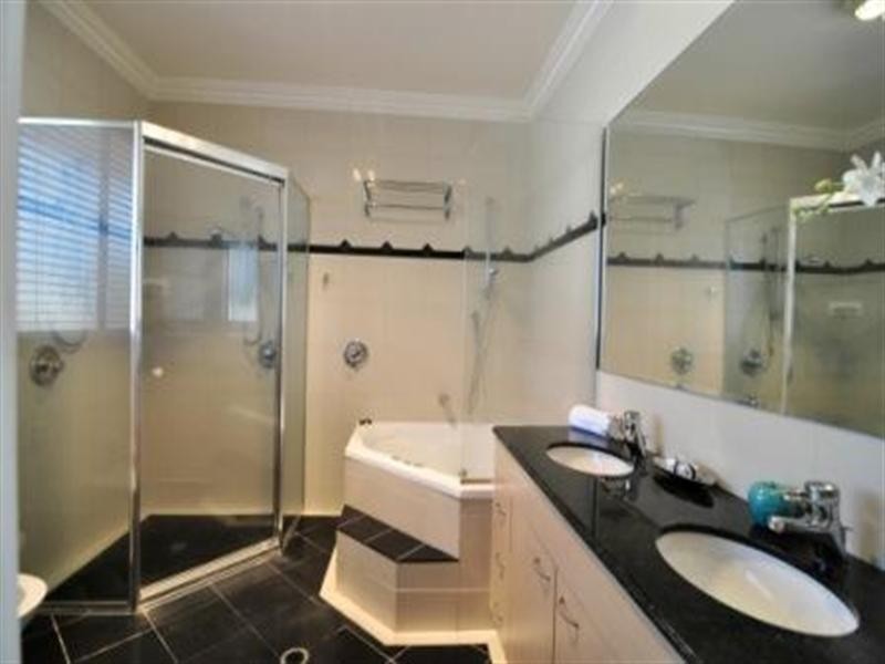 115 Manson Road, Hendra QLD 4011