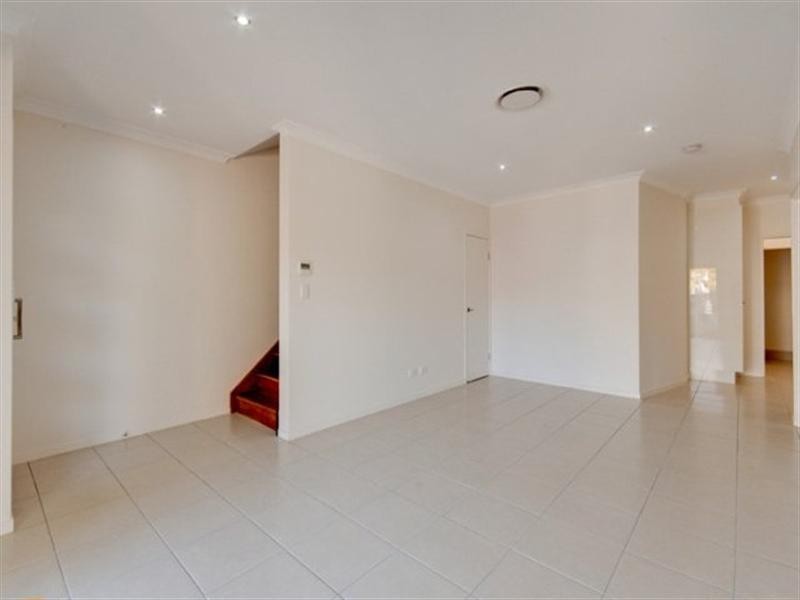 2/20 Balowrie Street, Hamilton QLD 4007