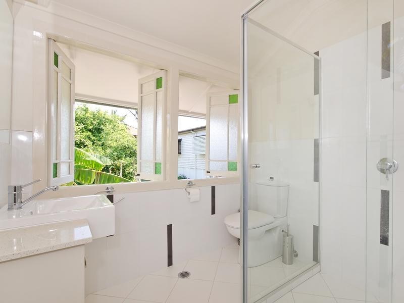 36 Winchester Street, Hamilton QLD 4007