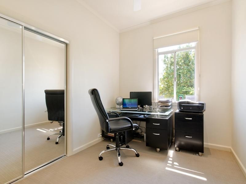 36 Winchester Street, Hamilton QLD 4007