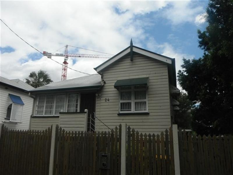 24 Hunt Street, Hamilton QLD 4007