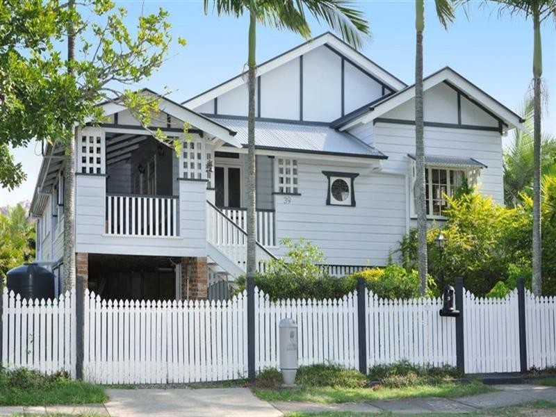 39 Wellington Street, Wooloowin QLD 4030