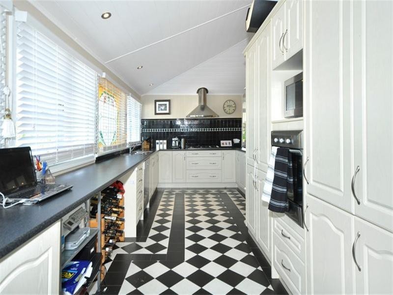 39 Wellington Street, Wooloowin QLD 4030