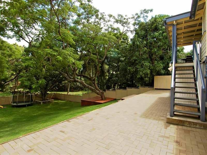 12 Dawson Street, Wooloowin QLD 4030