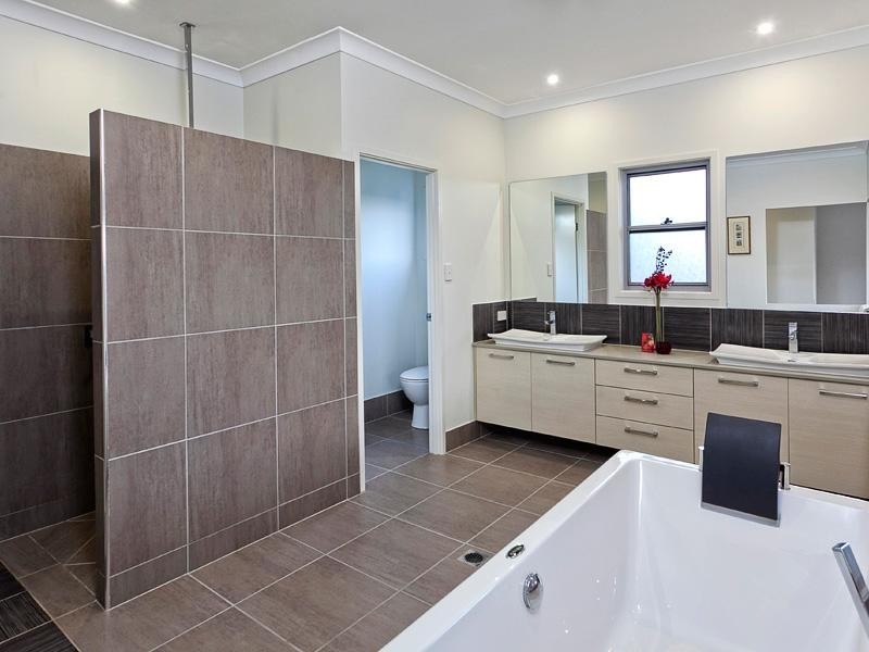 24 Willis Street, Gordon Park QLD 4031