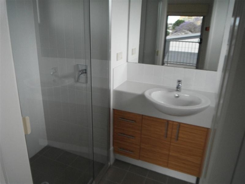 2/20 Kent Street, Hamilton QLD 4007