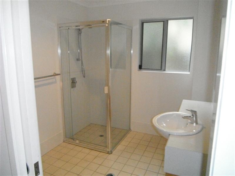 2/20 Kent Street, Hamilton QLD 4007