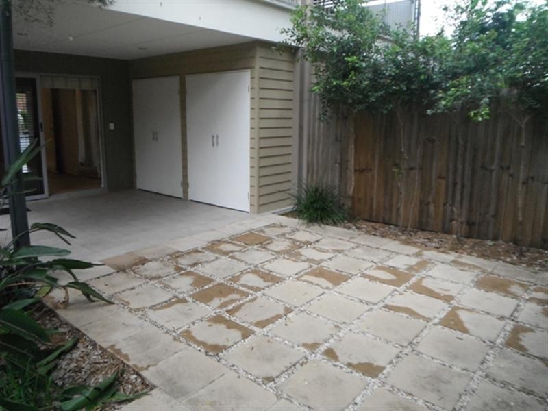 2/20 Kent Street, Hamilton QLD 4007