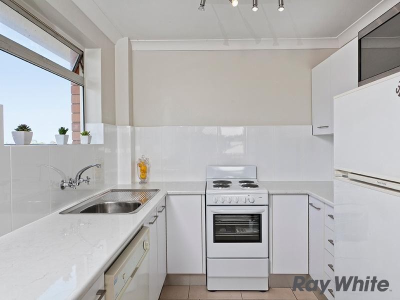 4/117 Flower Street, Northgate QLD 4013