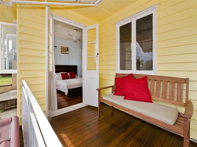 11 Wooloowin Avenue, Wooloowin QLD 4030