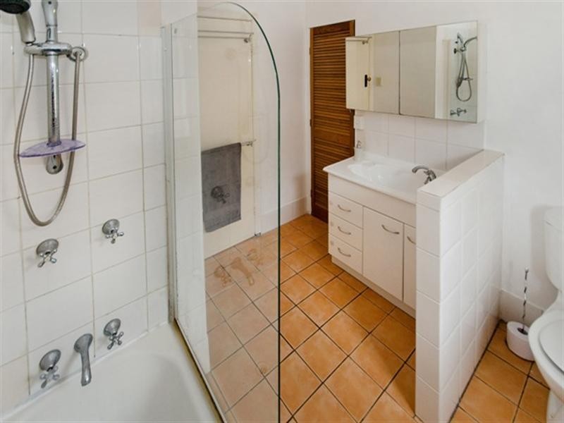 11 Wooloowin Avenue, Wooloowin QLD 4030
