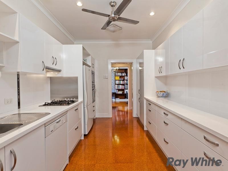 27 Sefton Avenue, Clayfield QLD 4011