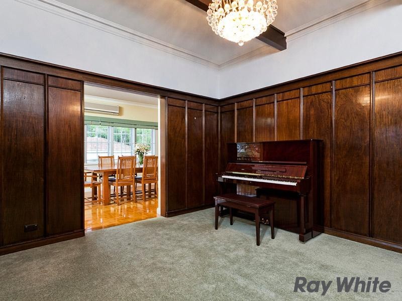 27 Sefton Avenue, Clayfield QLD 4011