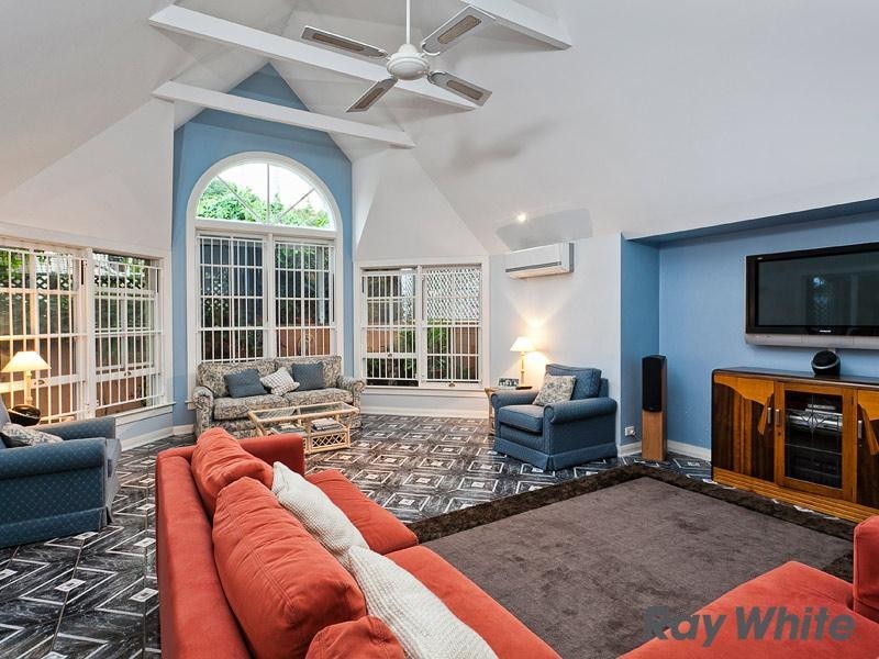 27 Sefton Avenue, Clayfield QLD 4011