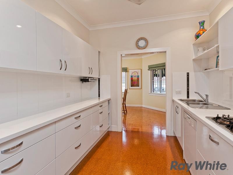 27 Sefton Avenue, Clayfield QLD 4011
