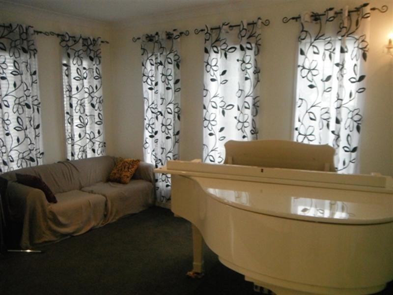 12 Ruth Street, Wilston QLD 4051