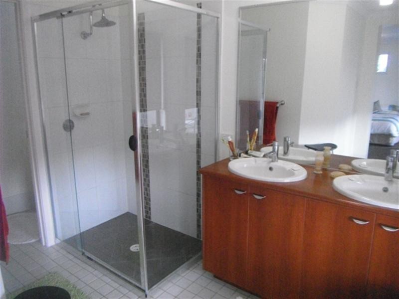 12 Ruth Street, Wilston QLD 4051