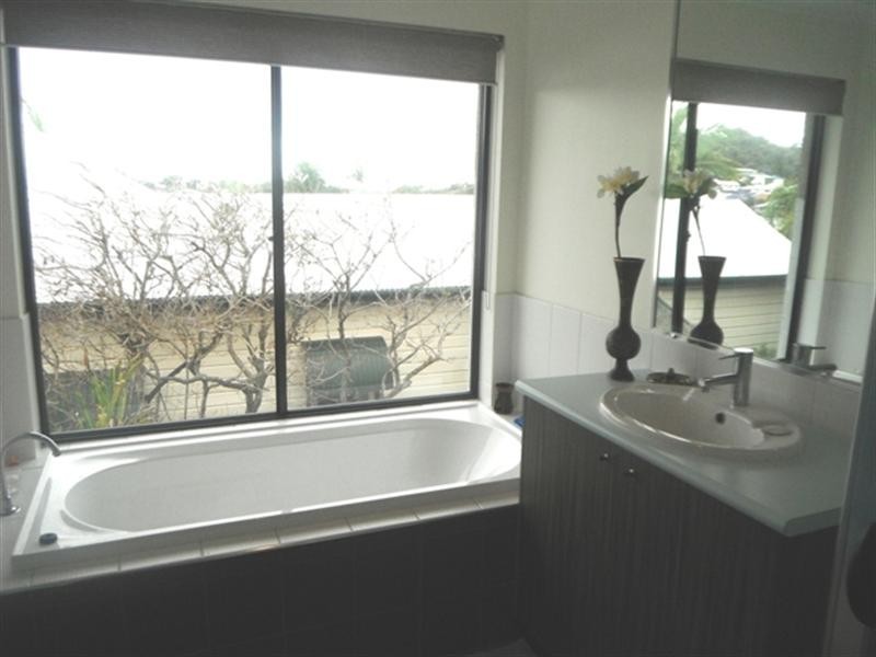 12 Ruth Street, Wilston QLD 4051