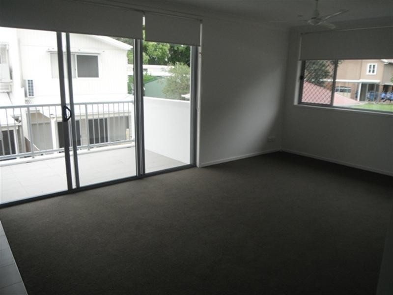 4/32 Windsor Street, Hamilton QLD 4007