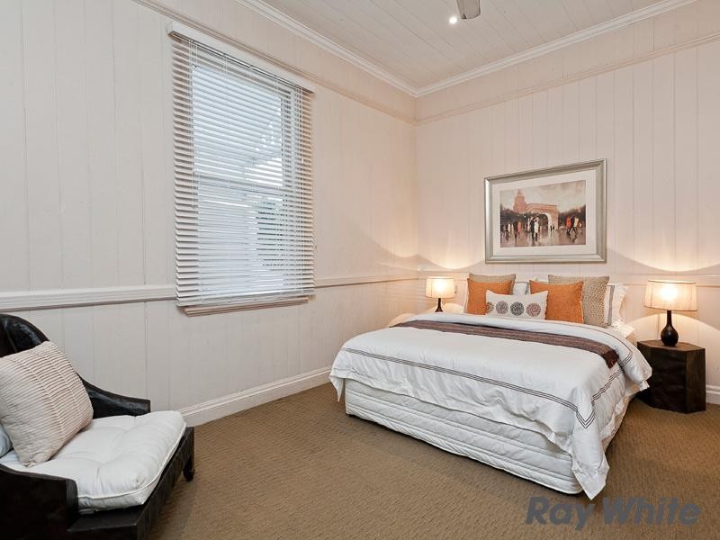 8 Willmington Street, Wooloowin QLD 4030