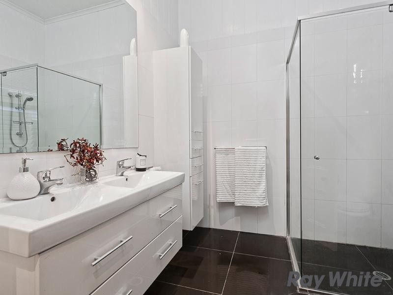 8 Willmington Street, Wooloowin QLD 4030