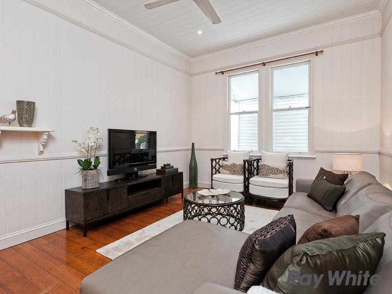 8 Willmington Street, Wooloowin QLD 4030