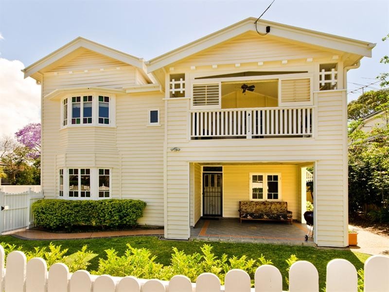 70 Winchester Street, Hamilton QLD 4007