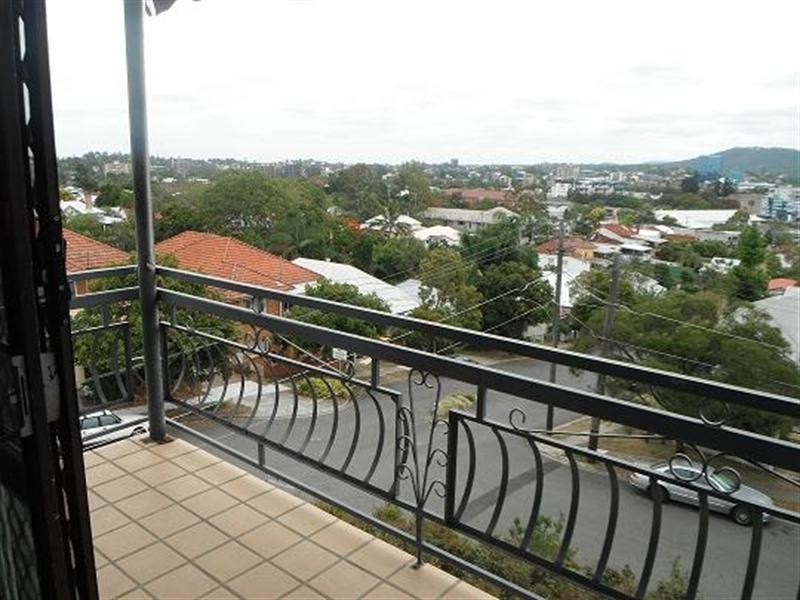 8/15 Archibald Street, West End QLD 4101