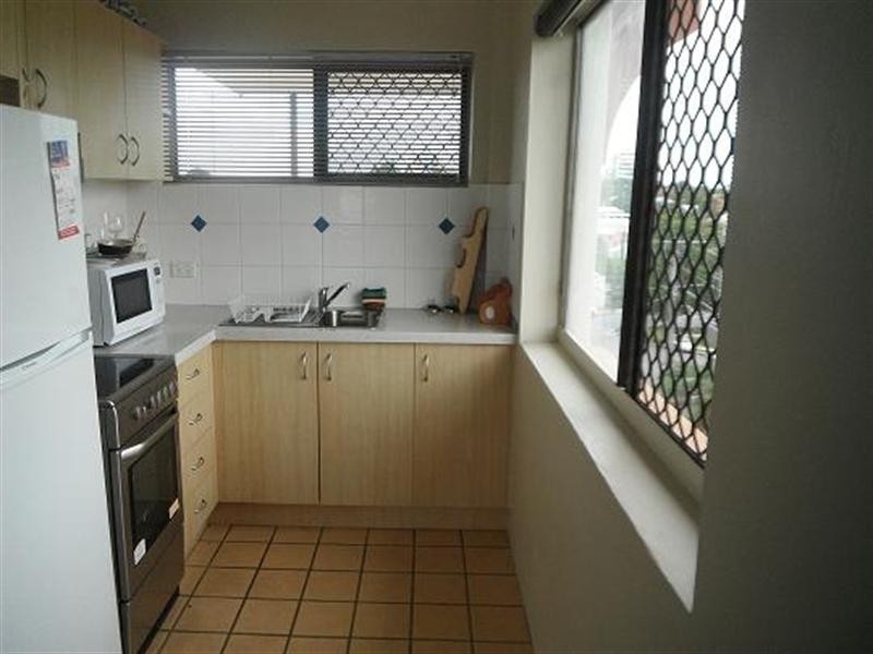 8/15 Archibald Street, West End QLD 4101