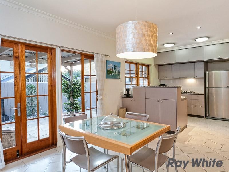 70 Kennigo Street, Spring Hill QLD 4000