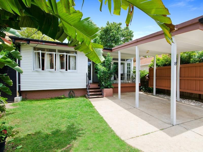 18 Buxton Street, Ascot QLD 4007