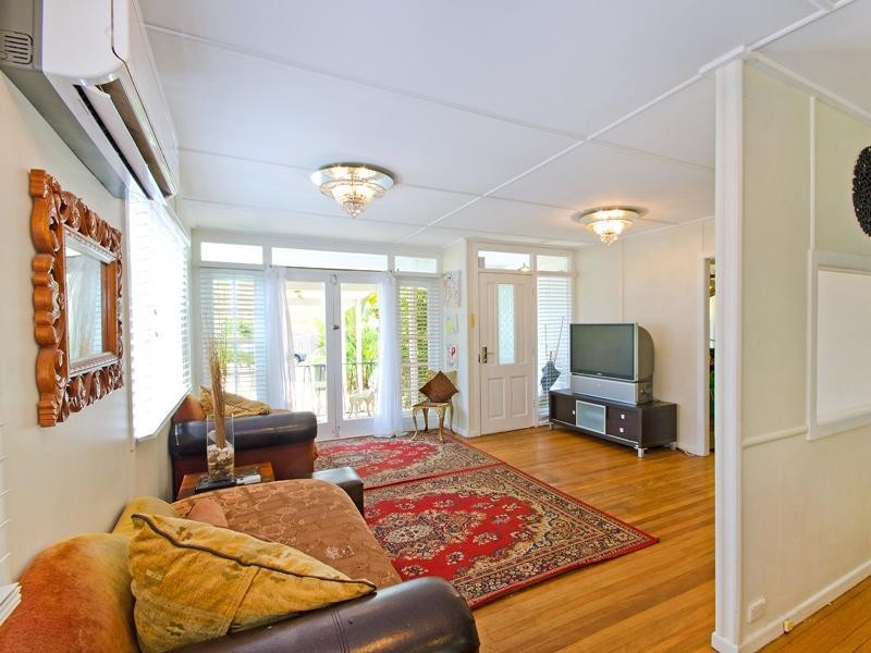 18 Buxton Street, Ascot QLD 4007