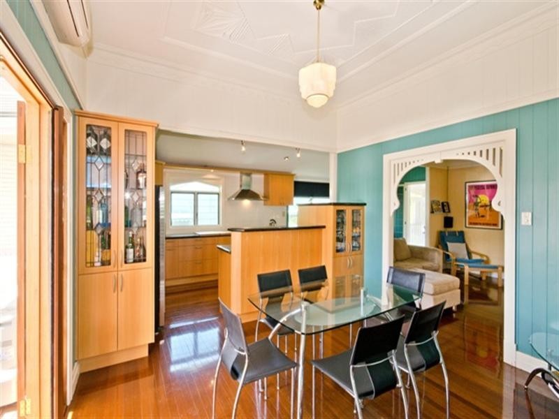 70 Winchester Street, Hamilton QLD 4007