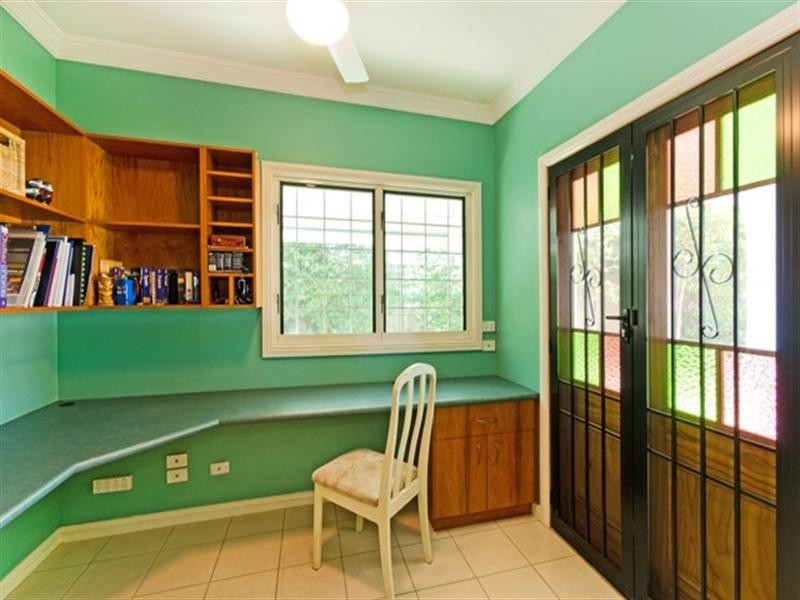 70 Winchester Street, Hamilton QLD 4007