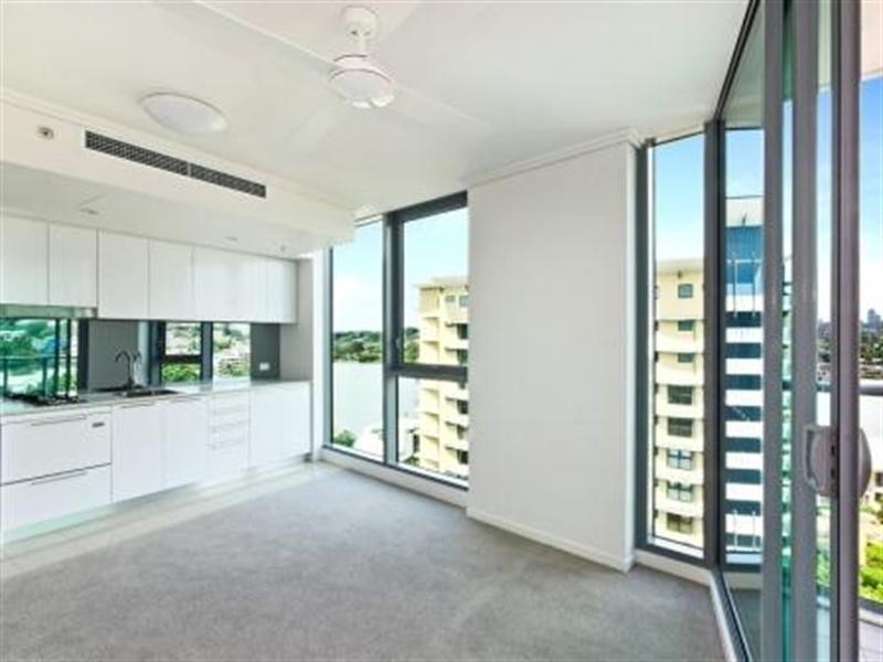 10913/8 Harbour Road, Hamilton QLD 4007