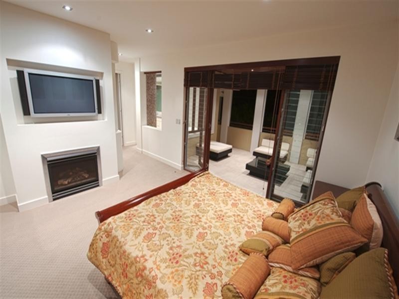 8 Beaufort Lane, Clayfield QLD 4011