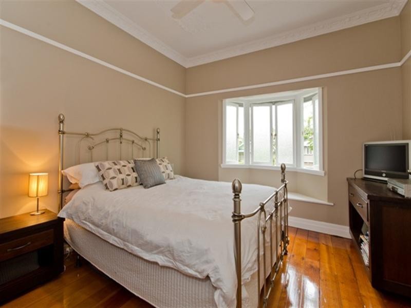 18 Gordon Street, Hendra QLD 4011