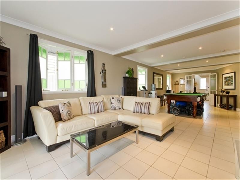 18 Gordon Street, Hendra QLD 4011