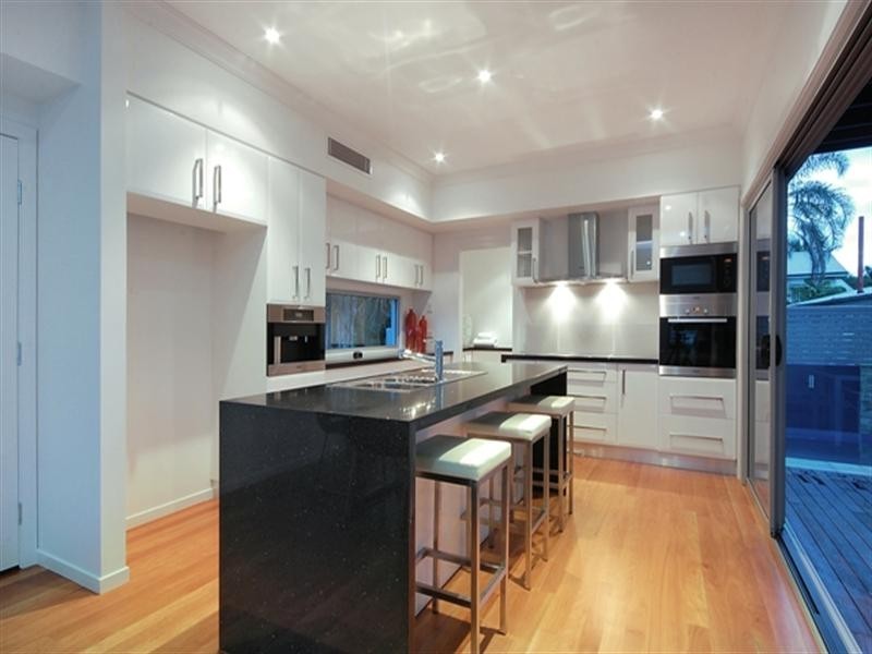 2A Rous Street, Hendra QLD 4011