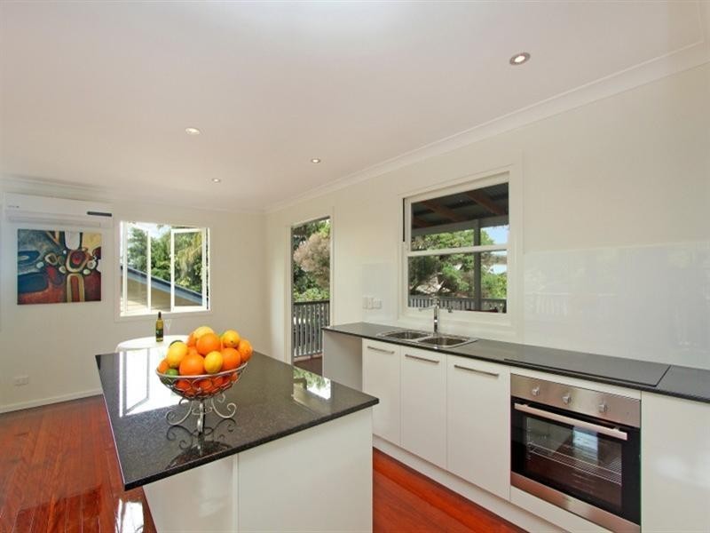 31 Kaye Street, Bardon QLD 4065