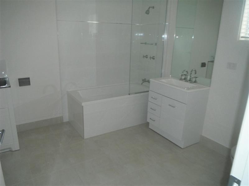 2/14 Parkham Avenue, Wavell Heights QLD 4012